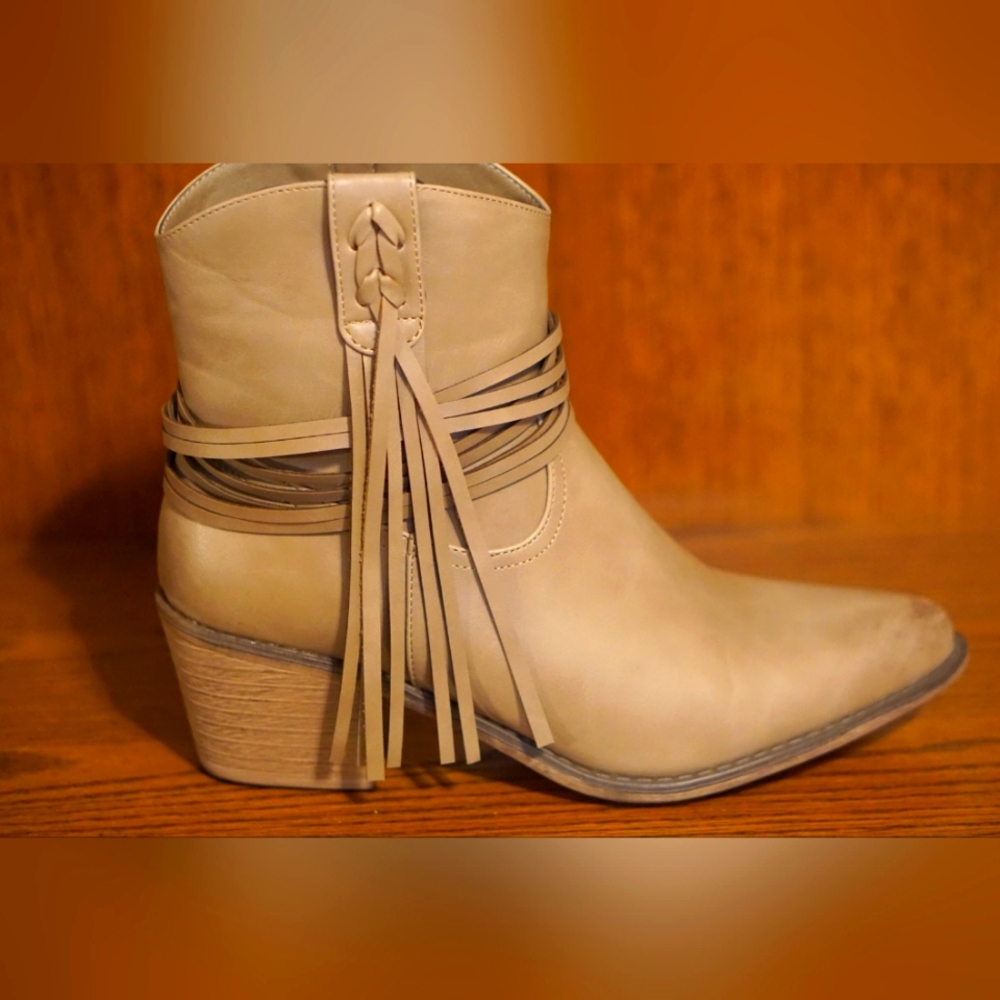 Altar'd State boots
